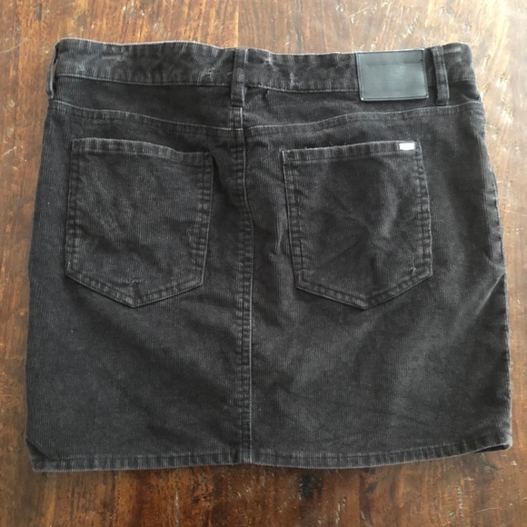 Obey Women’s Corduroy Mini Skirt. Size 28. - Picture 2 of 2